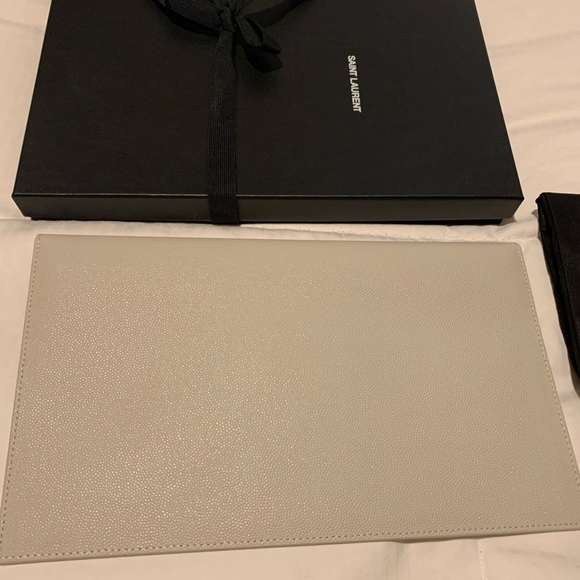 (SOLD) Authentic YSL clutch - Picture 2 of 9